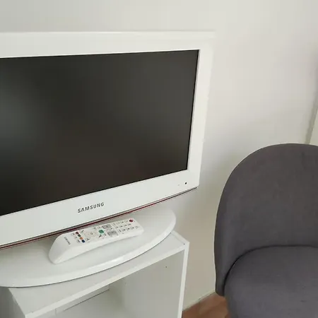 Frgk - Entire Building In Apartmán Cannes
