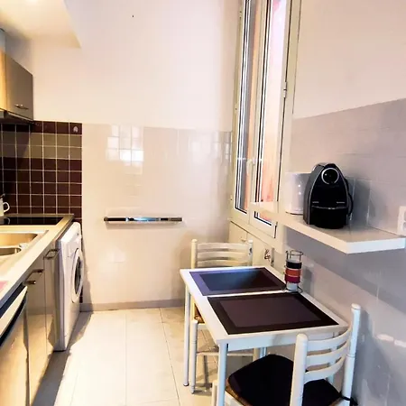 Frgk - Entire Building In Apartmán *